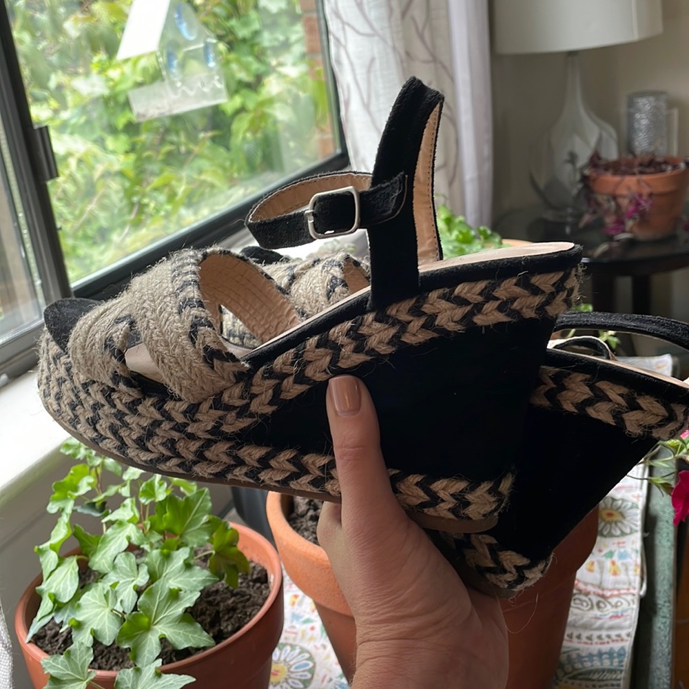 Super cute wedge sandals 8.5